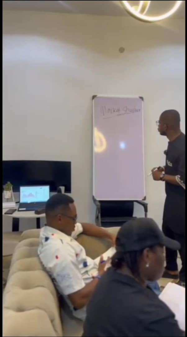 Students attending a physical Forex class